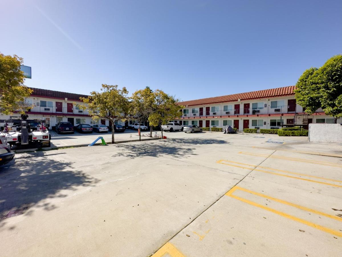 Courtesy Inn & Suites Rosemead Extérieur photo
